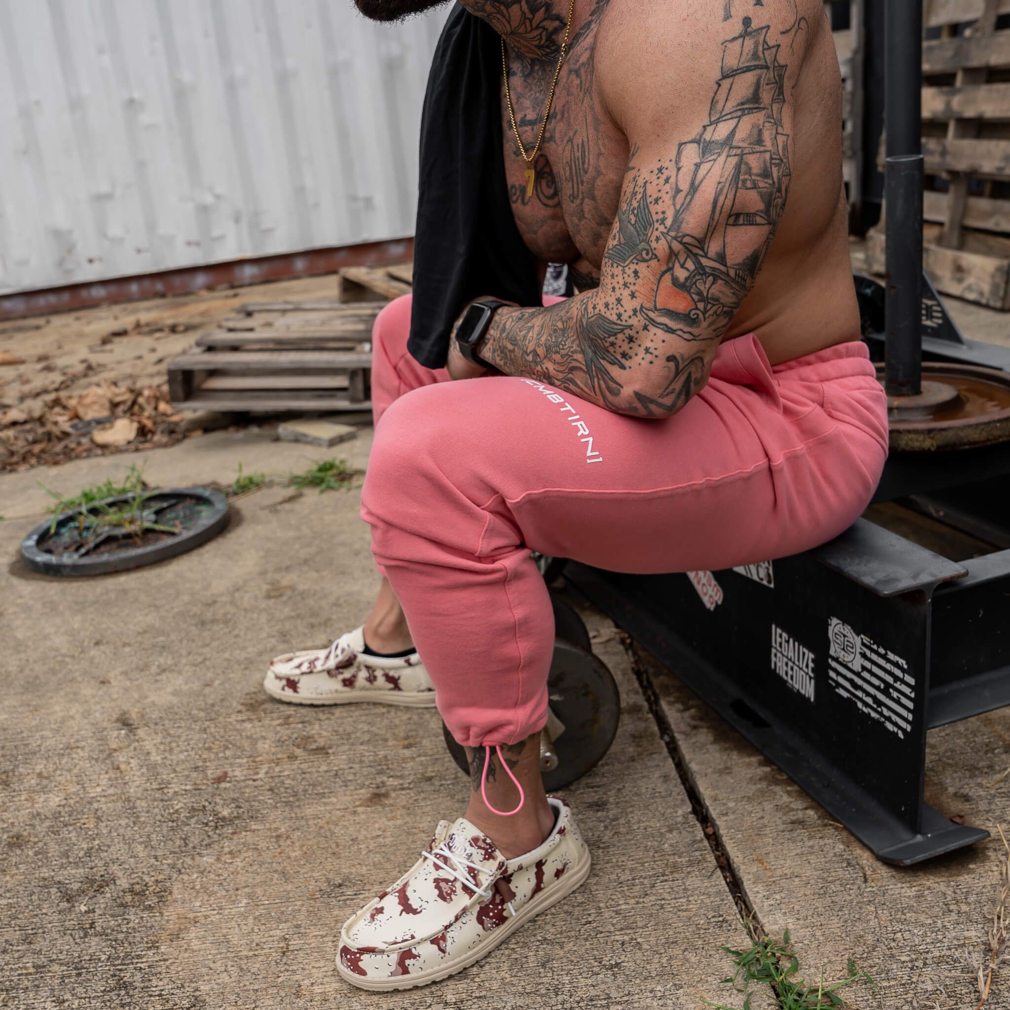 MEN'S PERFORMANCE ADJUSTABLE HEAVYWEIGHT JOGGERS | SALMON PINK