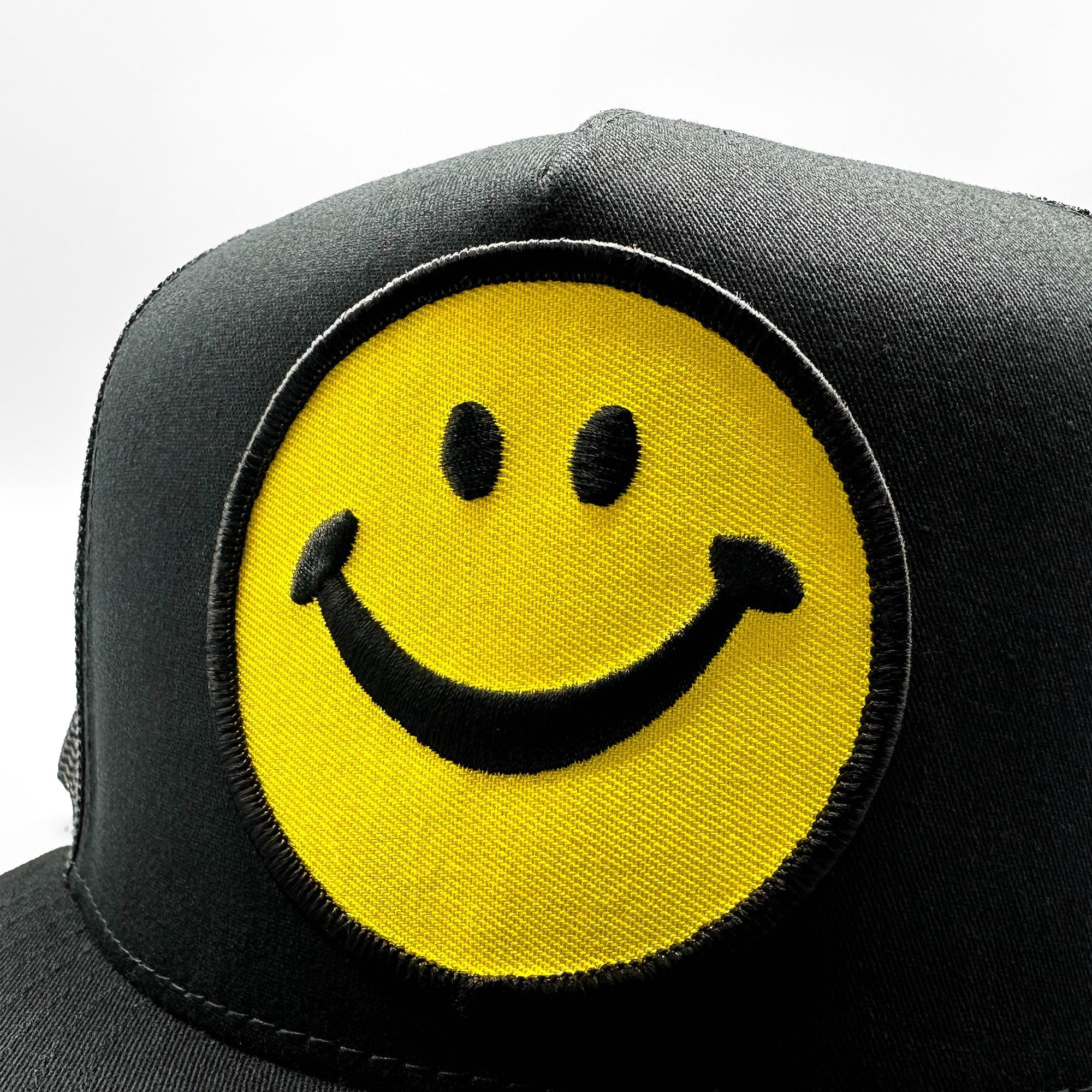 Don't Worry, Be Happy Smiley Face Trucker - 0